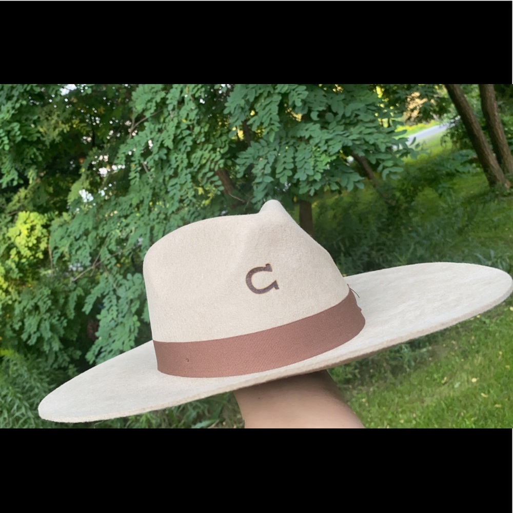 Charlie 1 horse hat